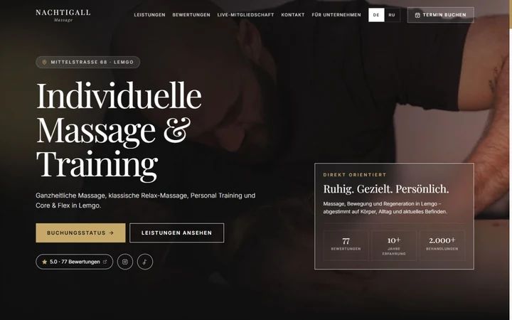 Website von Nachtigall Massage mit dunklem Massagefoto, goldenen Akzenten und dem Einstieg „Individuelle Massage & Training“